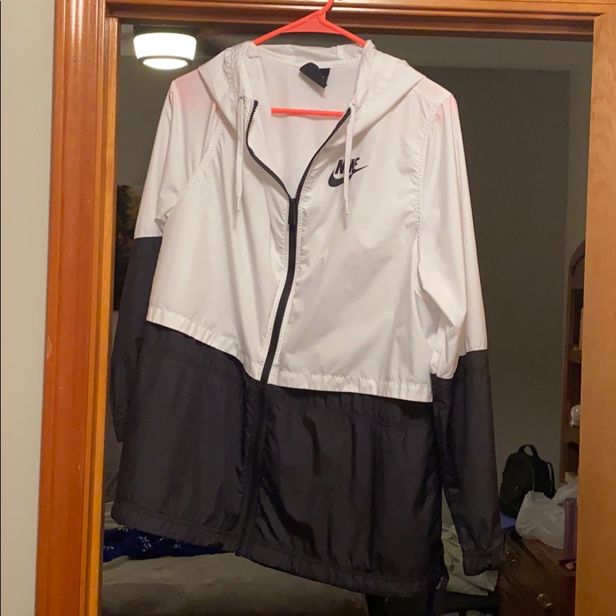 Nike Lightweight Windbreaker/Rain Jacket